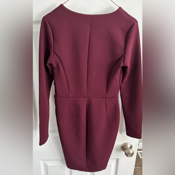 NWOT Dynamite Burgandy Long Sleeve Dress - Picture 3 of 3
